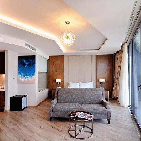 Panorama Central Nha Trang- Vietnam'S Highest Infinitive Rooftop Pool Buitenkant foto