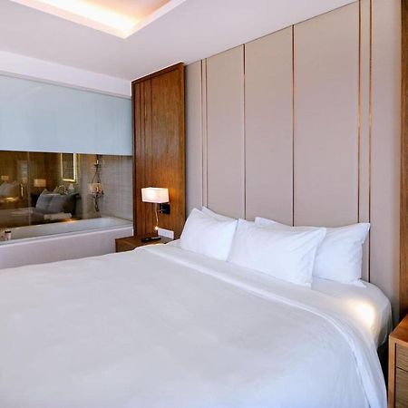 Panorama Central Nha Trang- Vietnam'S Highest Infinitive Rooftop Pool Buitenkant foto
