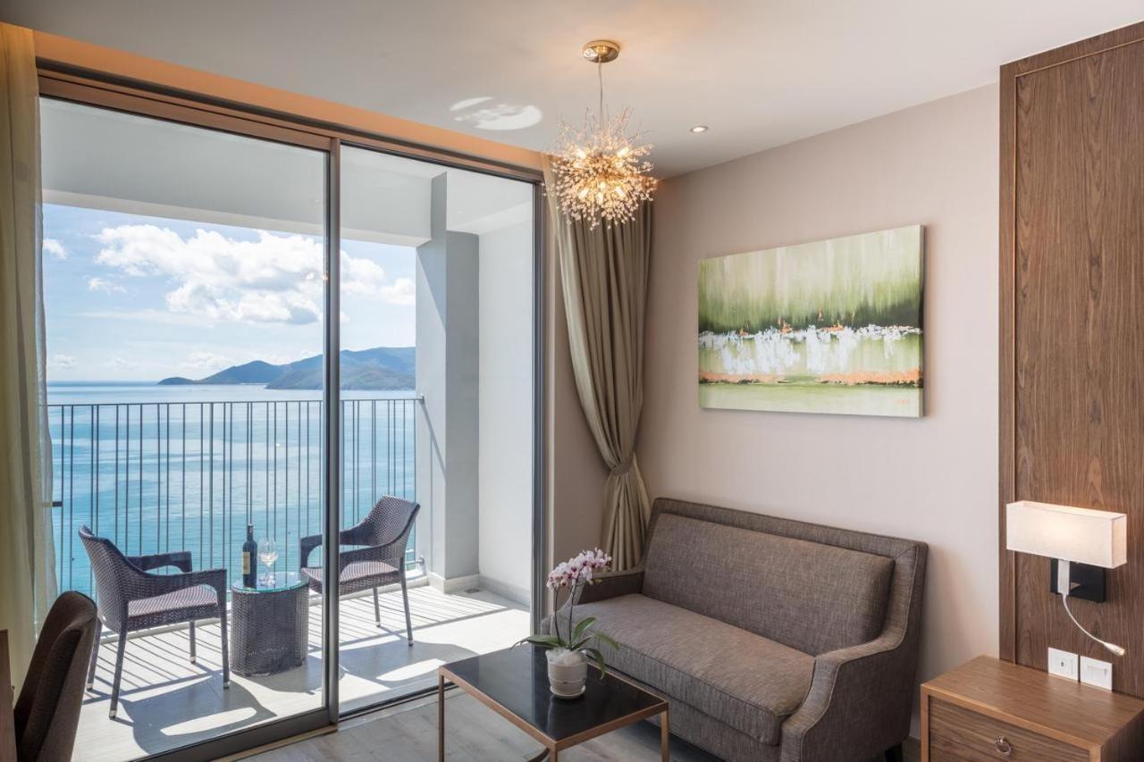 Panorama Central Nha Trang- Vietnam'S Highest Infinitive Rooftop Pool Buitenkant foto