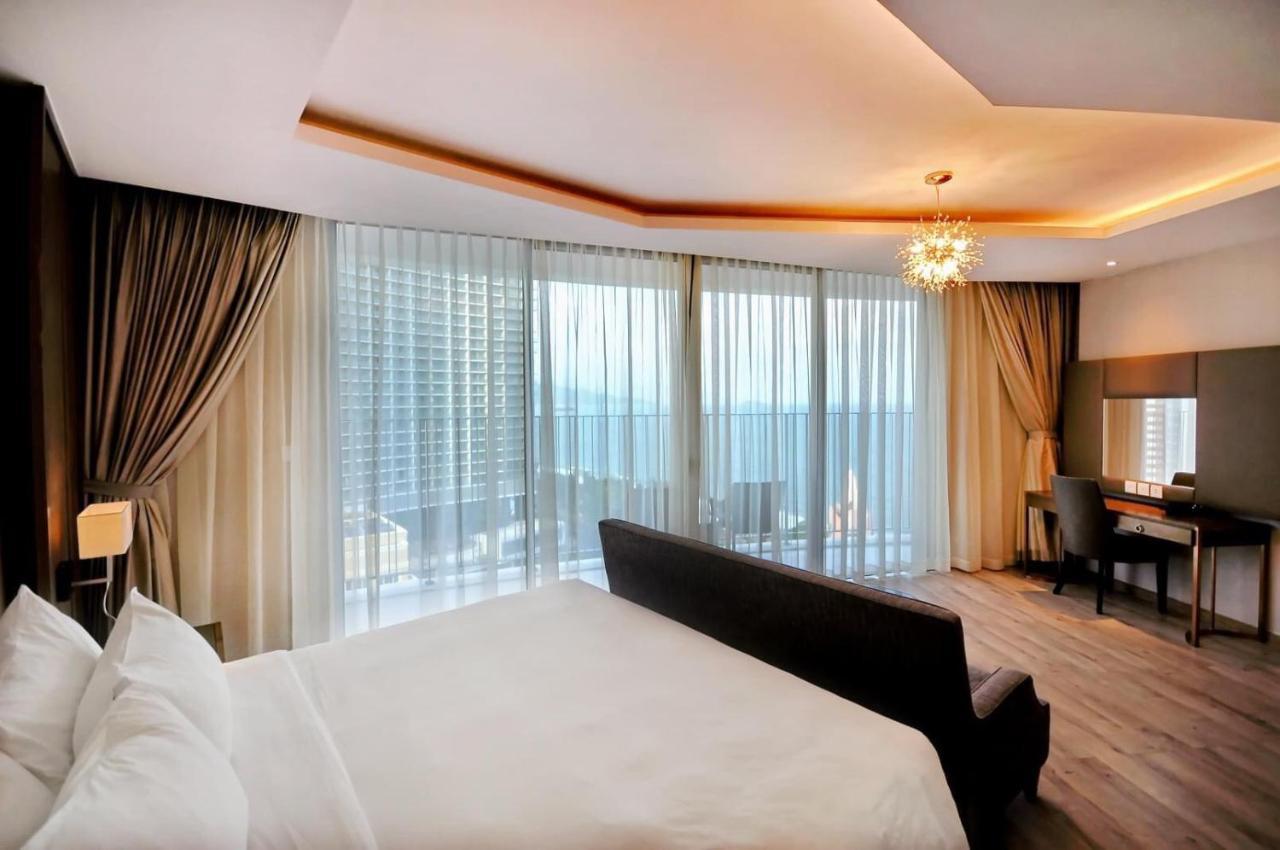 Panorama Central Nha Trang- Vietnam'S Highest Infinitive Rooftop Pool Buitenkant foto