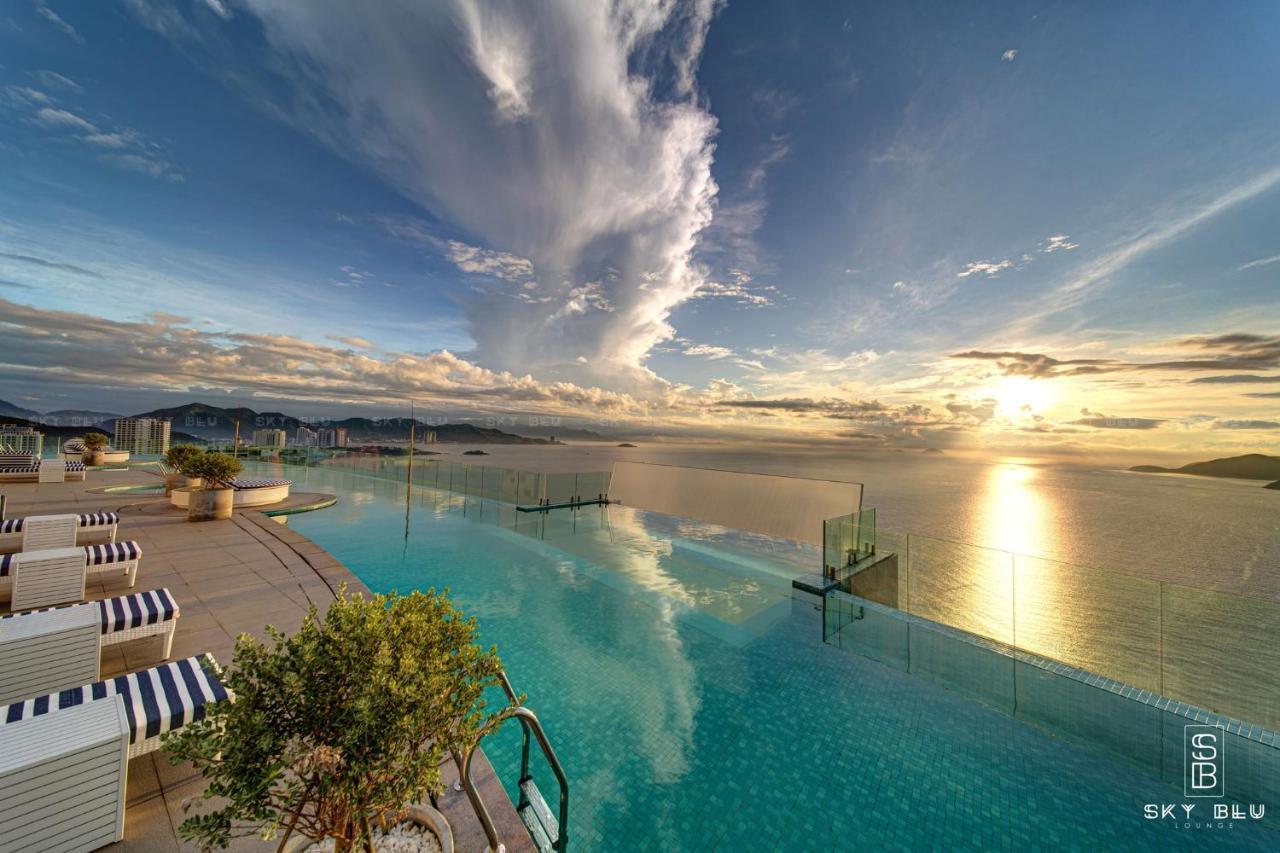 Panorama Central Nha Trang- Vietnam'S Highest Infinitive Rooftop Pool Buitenkant foto