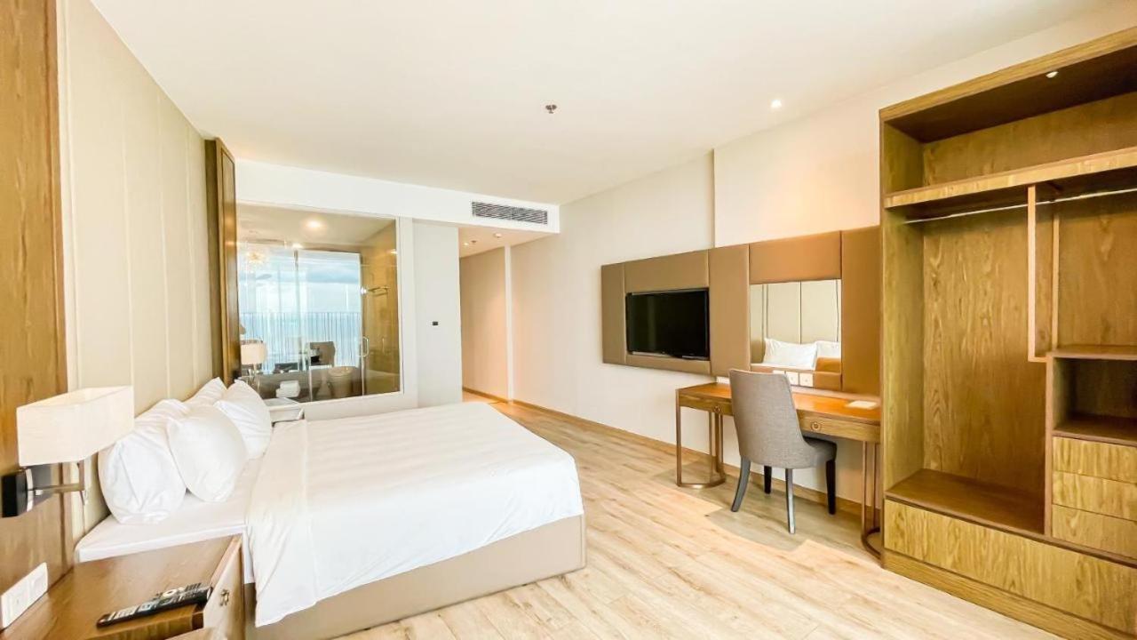 Panorama Central Nha Trang- Vietnam'S Highest Infinitive Rooftop Pool Buitenkant foto