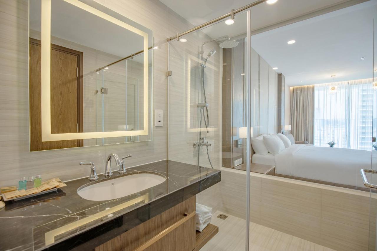 Panorama Central Nha Trang- Vietnam'S Highest Infinitive Rooftop Pool Buitenkant foto