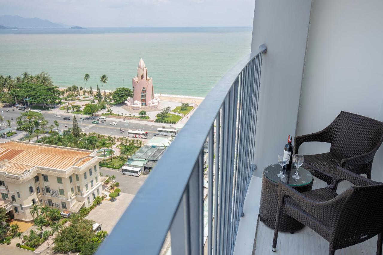 Panorama Central Nha Trang- Vietnam'S Highest Infinitive Rooftop Pool Buitenkant foto