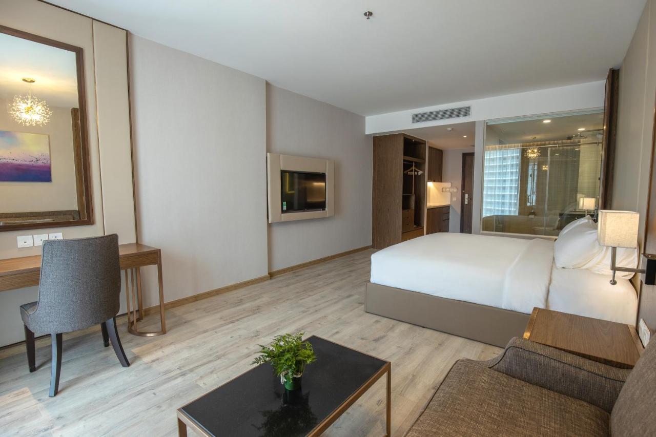 Panorama Central Nha Trang- Vietnam'S Highest Infinitive Rooftop Pool Buitenkant foto