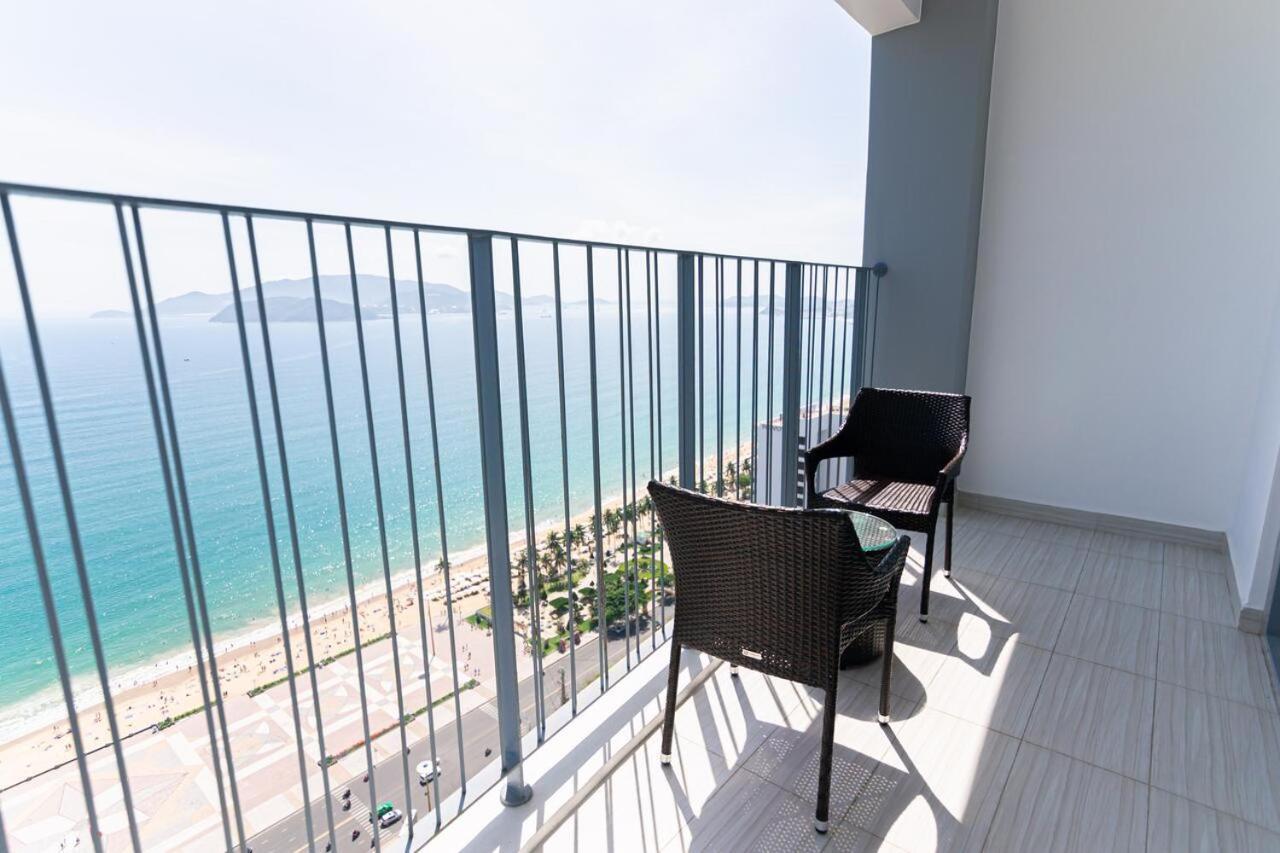 Panorama Central Nha Trang- Vietnam'S Highest Infinitive Rooftop Pool Buitenkant foto