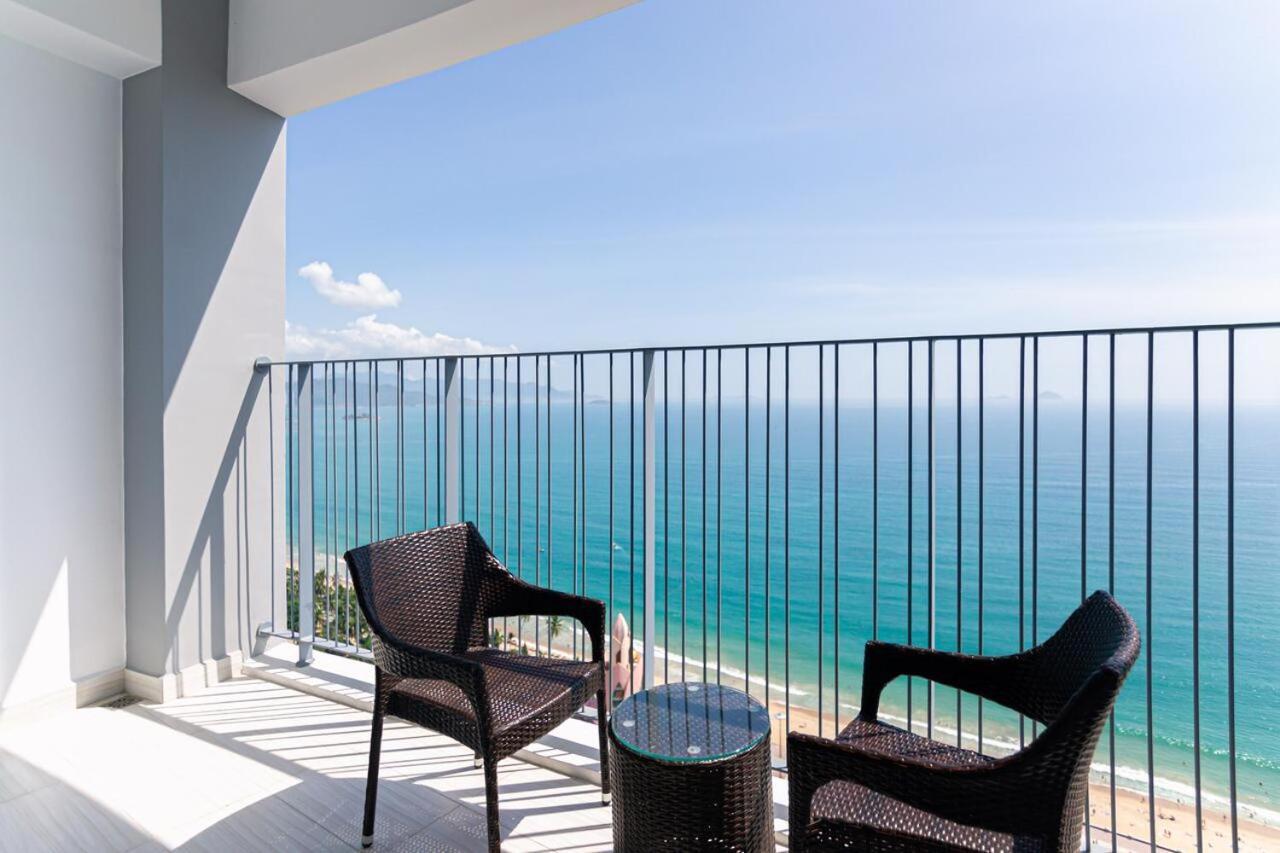 Panorama Central Nha Trang- Vietnam'S Highest Infinitive Rooftop Pool Buitenkant foto